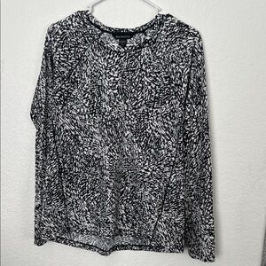 Athleta Black and White Long Sleeve Tee